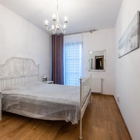 Victus Blue Apartment With Parking And Terrace By Noclegi Renters Apartment